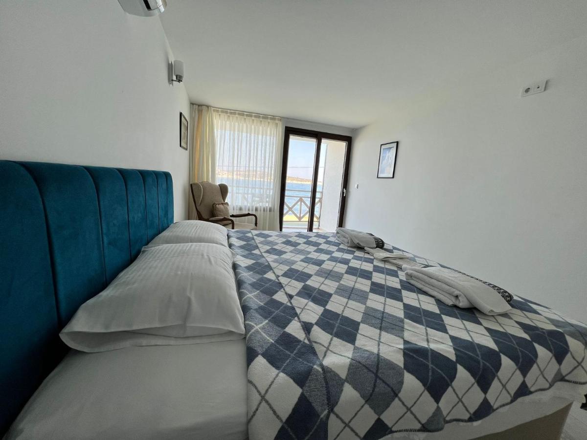 Giritli Rum Meyhanesi & Butik Otel Karaburun  Exterior foto