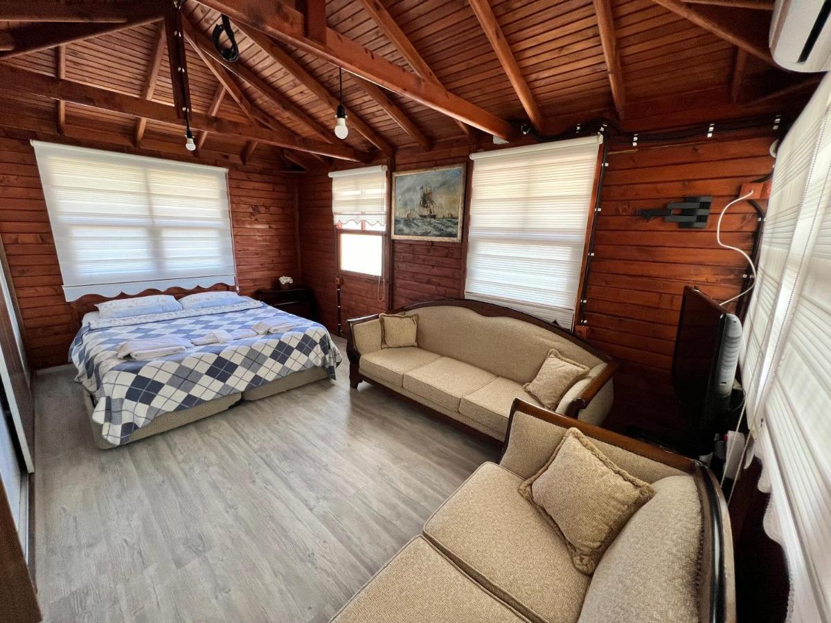 Giritli Rum Meyhanesi & Butik Otel Karaburun  Exterior foto