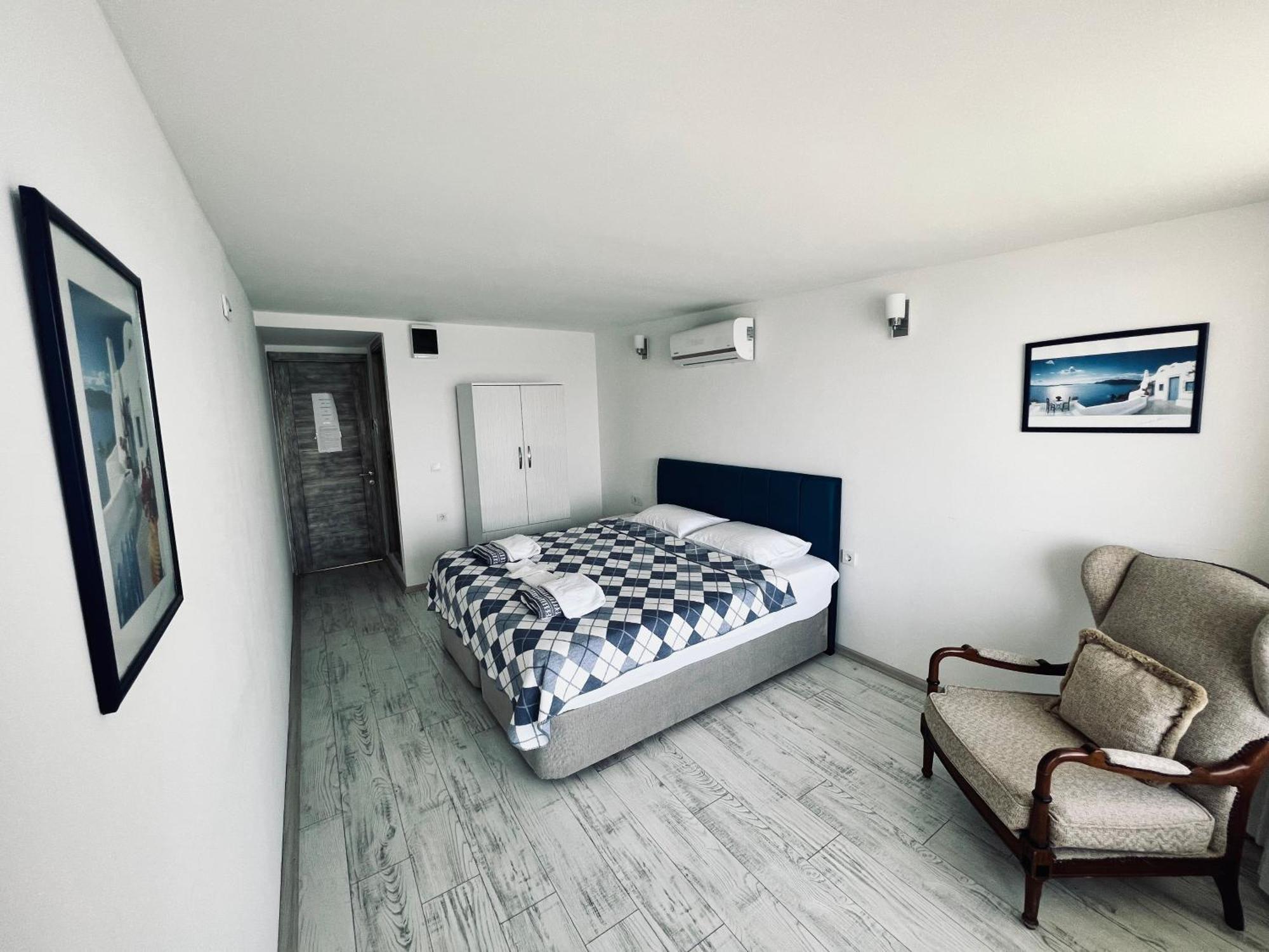 Giritli Rum Meyhanesi & Butik Otel Karaburun  Exterior foto